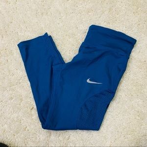 NIKE Dry Fit Cropped Leggings